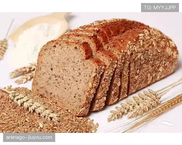 朱雪莹家的冰箱里塞满了蛋白粉，连饮料都得扫码看热量