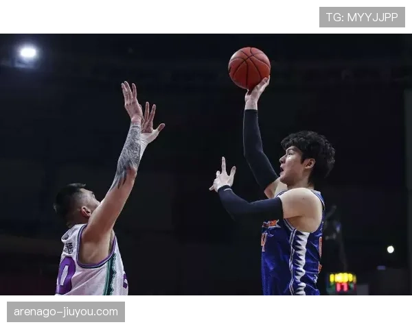 篮球比赛中，违体犯规的详细规则与判罚标准解析
